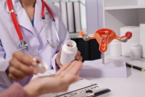 Médica para reposição hormonal: quando procurar?